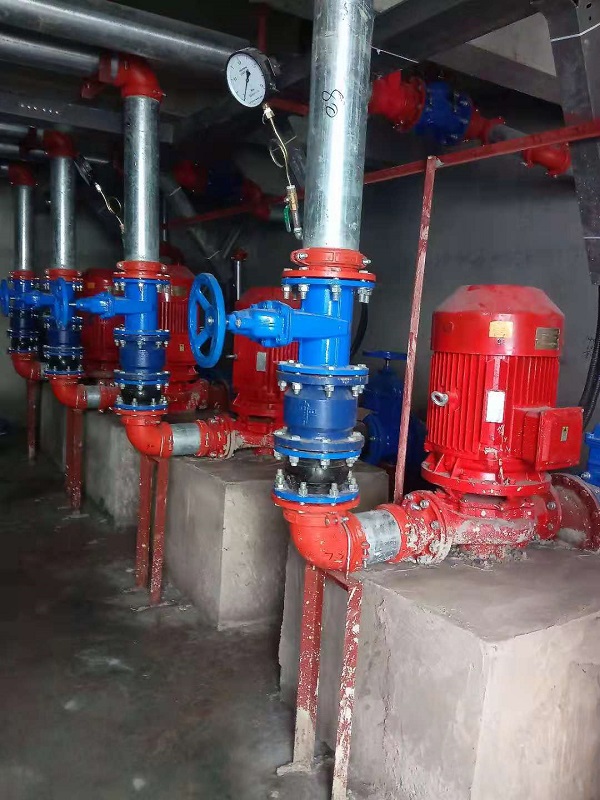 现场维修图片_南方筑友供水设备公司详情页图片0